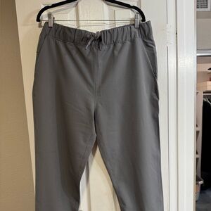 90 Degrees by Reflex gray travel pants. Drawstring waist. Front pockets.